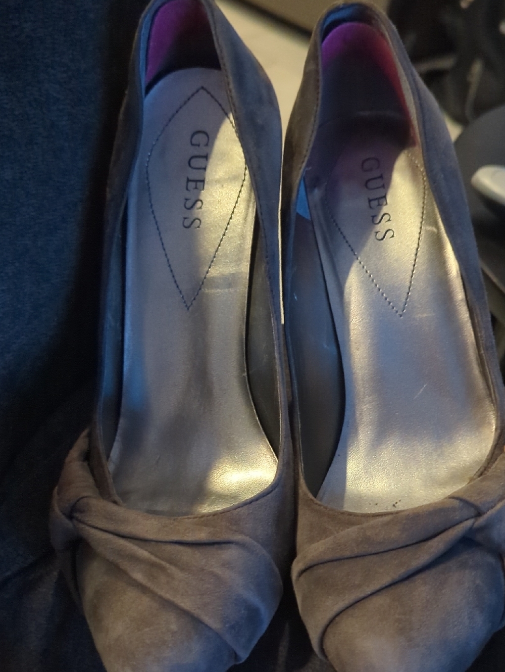 GUESS Gray Suede Knot-Front Pumps